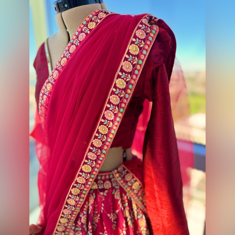 Beautiful Lehenga Set- Perfect for Wedding Events! - Picture 1 of 12